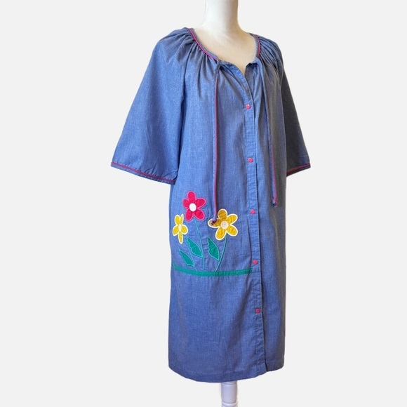 Vandemere Vintage House Dress with Appliqué and Embroidered Flowers - Picture 2 of 9